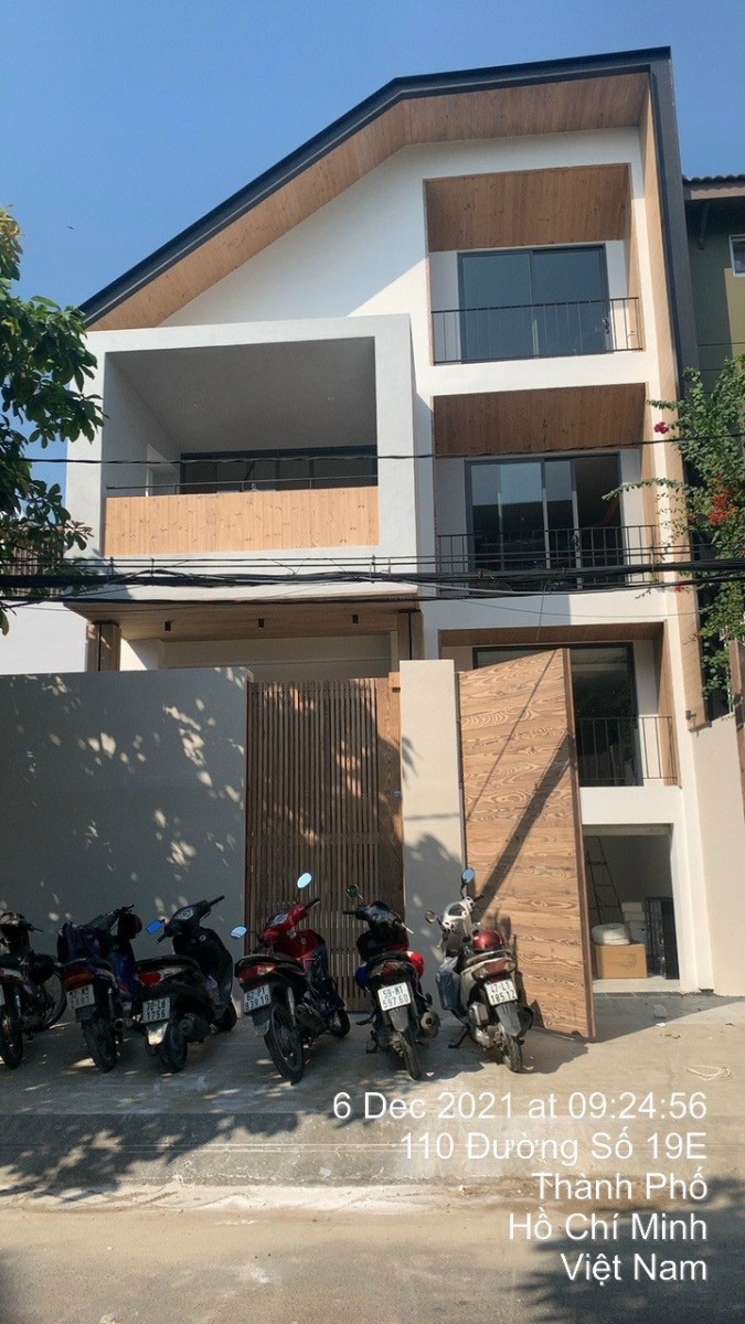 Lắp đặt màn hình chuông cửa cho biệt thự