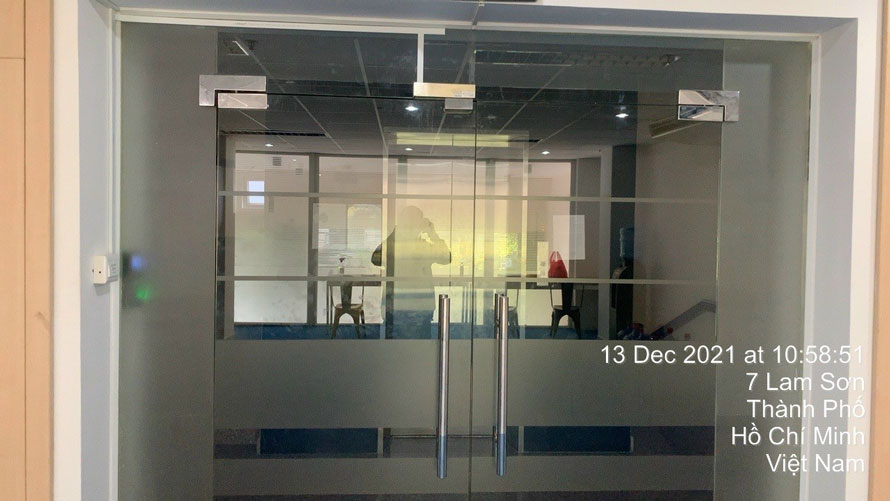 Lắp đặt hệ thống access control cho cửa kính