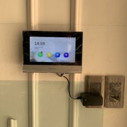 Lắp đặt màn hình chuông cửa Hikvision